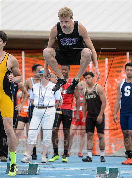 Thumbnail 1 in UHSAA 5A Track and Field Championships photogallery.