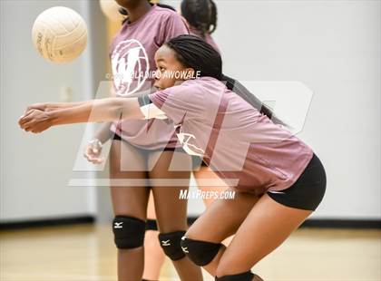 Thumbnail 2 in Guyer [John H.] @ Wylie photogallery.