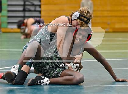 Thumbnail 1 in Yorktown Invitational  photogallery.