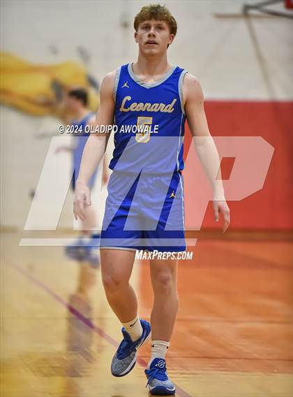 Thumbnail 1 in Lone Oak vs. Leonard (UIL Basketball 3A Region II Bi-District) photogallery.
