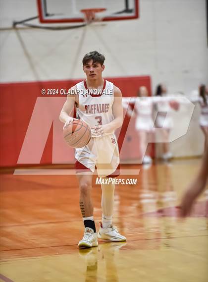 Thumbnail 3 in Lone Oak vs. Leonard (UIL Basketball 3A Region II Bi-District) photogallery.