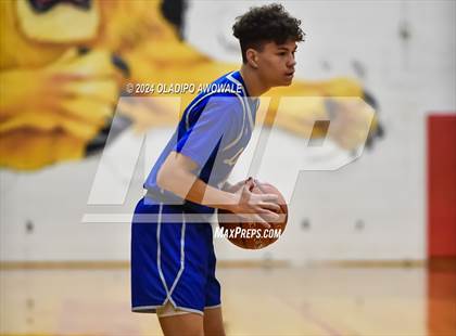 Thumbnail 1 in Lone Oak vs. Leonard (UIL Basketball 3A Region II Bi-District) photogallery.