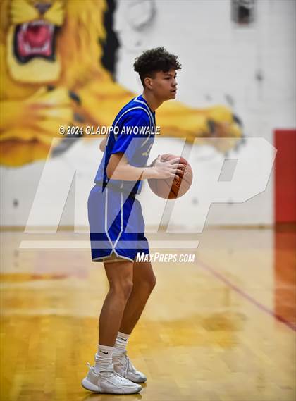 Thumbnail 3 in Lone Oak vs. Leonard (UIL Basketball 3A Region II Bi-District) photogallery.