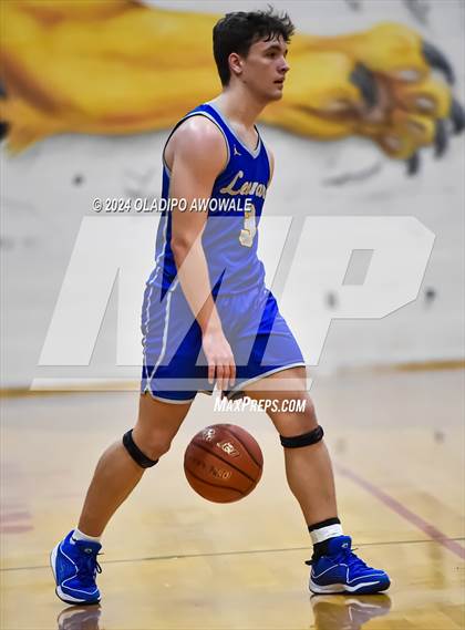 Thumbnail 2 in Lone Oak vs. Leonard (UIL Basketball 3A Region II Bi-District) photogallery.