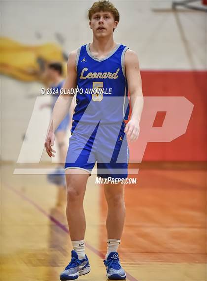 Thumbnail 2 in Lone Oak vs. Leonard (UIL Basketball 3A Region II Bi-District) photogallery.
