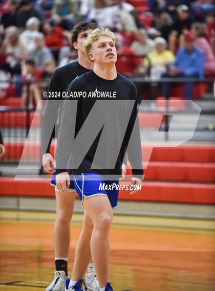 Thumbnail 2 in Lone Oak vs. Leonard (UIL Basketball 3A Region II Bi-District) photogallery.