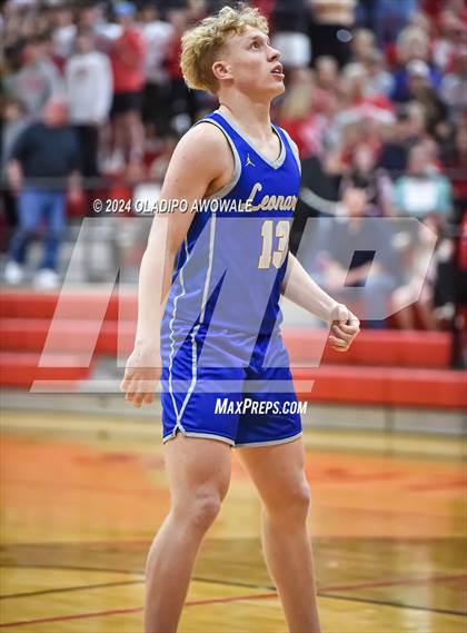 Thumbnail 3 in Lone Oak vs. Leonard (UIL Basketball 3A Region II Bi-District) photogallery.