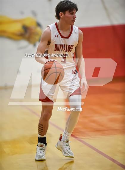 Thumbnail 1 in Lone Oak vs. Leonard (UIL Basketball 3A Region II Bi-District) photogallery.