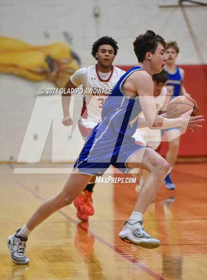 Thumbnail 3 in Lone Oak vs. Leonard (UIL Basketball 3A Region II Bi-District) photogallery.