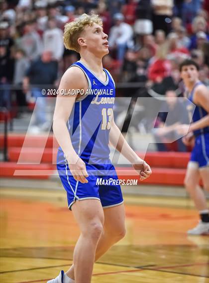 Thumbnail 1 in Lone Oak vs. Leonard (UIL Basketball 3A Region II Bi-District) photogallery.
