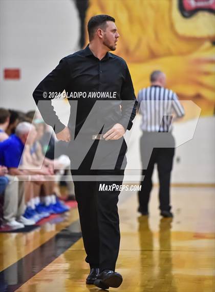 Thumbnail 1 in Lone Oak vs. Leonard (UIL Basketball 3A Region II Bi-District) photogallery.
