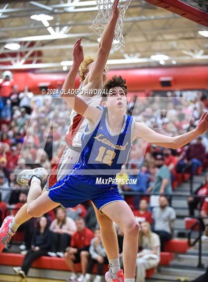 Thumbnail 2 in Lone Oak vs. Leonard (UIL Basketball 3A Region II Bi-District) photogallery.