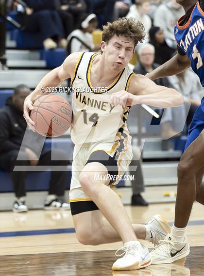 Thumbnail 1 in Clayton vs  Vianney (Rotating 8 Tournament) photogallery.
