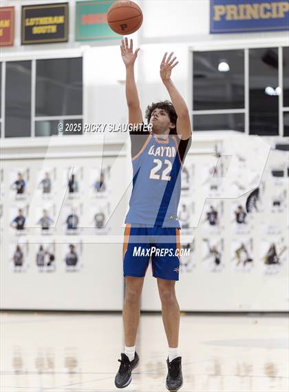 Thumbnail 2 in Clayton vs  Vianney (Rotating 8 Tournament) photogallery.