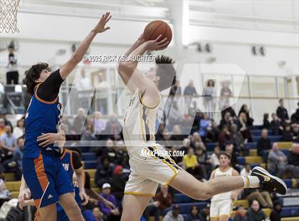 Thumbnail 3 in Clayton vs  Vianney (Rotating 8 Tournament) photogallery.