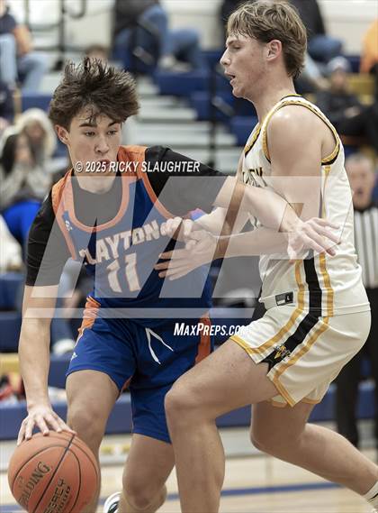 Thumbnail 3 in Clayton vs  Vianney (Rotating 8 Tournament) photogallery.
