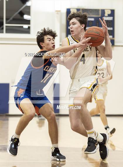 Thumbnail 3 in Clayton vs  Vianney (Rotating 8 Tournament) photogallery.
