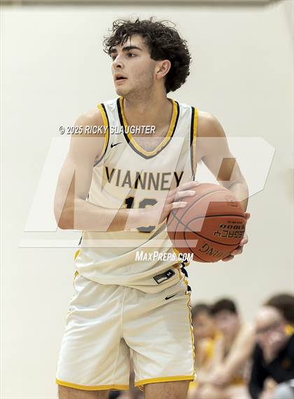 Thumbnail 2 in Clayton vs  Vianney (Rotating 8 Tournament) photogallery.