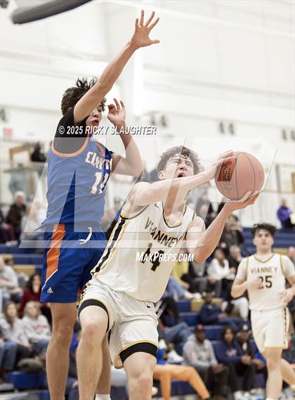 Thumbnail 3 in Clayton vs  Vianney (Rotating 8 Tournament) photogallery.