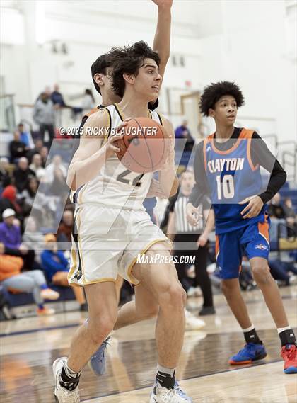 Thumbnail 3 in Clayton vs  Vianney (Rotating 8 Tournament) photogallery.