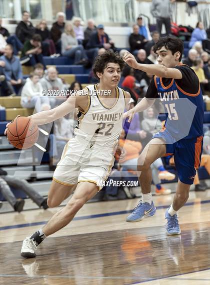 Thumbnail 2 in Clayton vs  Vianney (Rotating 8 Tournament) photogallery.