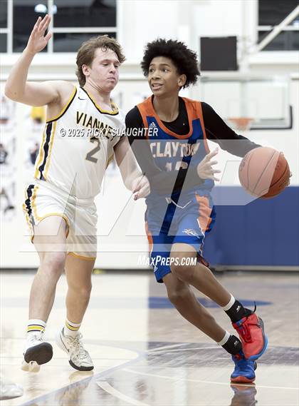 Thumbnail 3 in Clayton vs  Vianney (Rotating 8 Tournament) photogallery.
