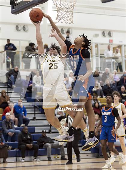 Thumbnail 1 in Clayton vs  Vianney (Rotating 8 Tournament) photogallery.
