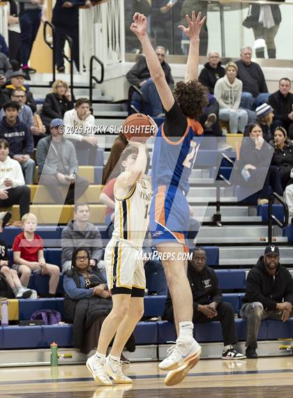 Thumbnail 1 in Clayton vs  Vianney (Rotating 8 Tournament) photogallery.