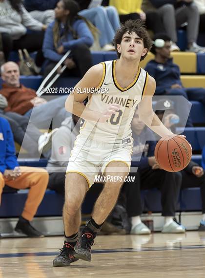 Thumbnail 2 in Clayton vs  Vianney (Rotating 8 Tournament) photogallery.