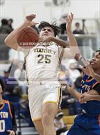 Photo from the gallery "Clayton vs  Vianney (Rotating 8 Tournament)"