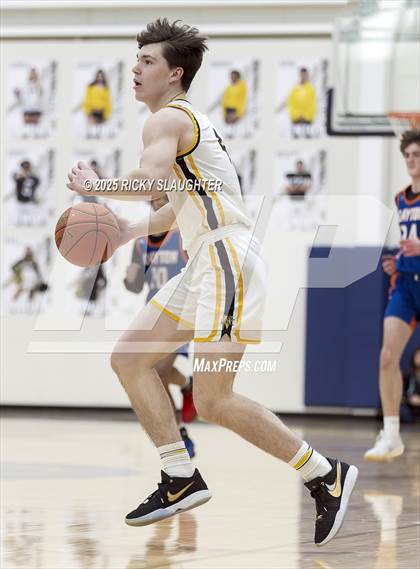 Thumbnail 2 in Clayton vs  Vianney (Rotating 8 Tournament) photogallery.