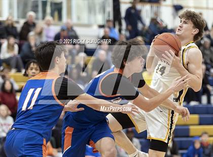 Thumbnail 1 in Clayton vs  Vianney (Rotating 8 Tournament) photogallery.