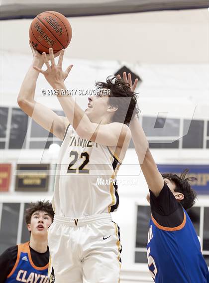 Thumbnail 2 in Clayton vs  Vianney (Rotating 8 Tournament) photogallery.