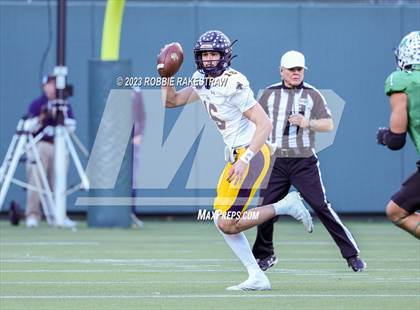 Thumbnail 2 in Southlake Carroll vs. Highland Park (UIL 6A DII Regional Semifinals) photogallery.