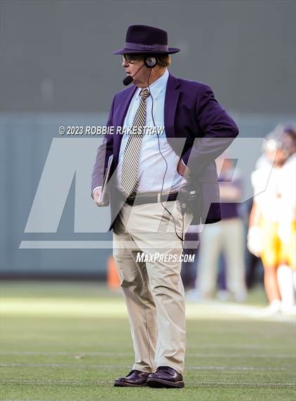 Thumbnail 1 in Southlake Carroll vs. Highland Park (UIL 6A DII Regional Semifinals) photogallery.