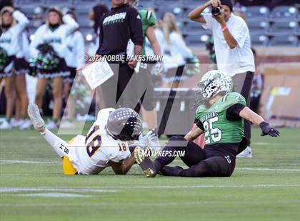 Thumbnail 3 in Southlake Carroll vs. Highland Park (UIL 6A DII Regional Semifinals) photogallery.