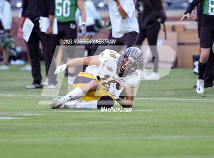 Thumbnail 1 in Southlake Carroll vs. Highland Park (UIL 6A DII Regional Semifinals) photogallery.