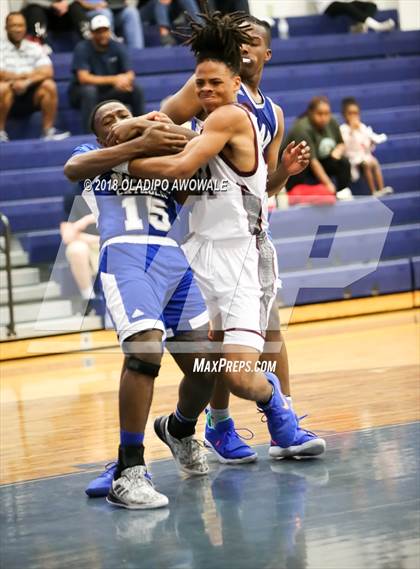 Thumbnail 2 in Mesquite vs. Nolan Catholic (Knights of Columbus Tournament) photogallery.