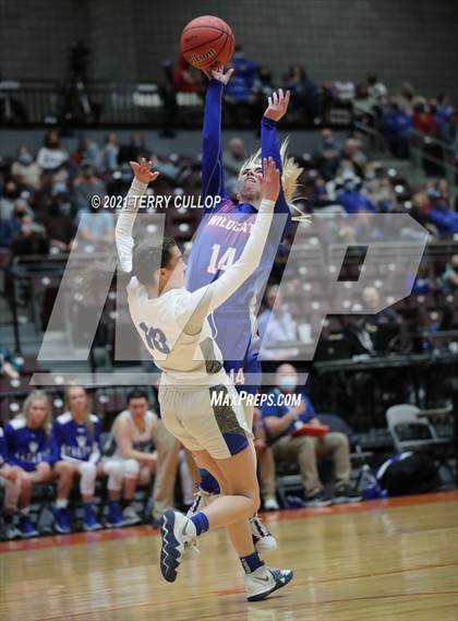 Thumbnail 2 in Richfield vs. Carbon (UHSAA 3A Quarterfinal) photogallery.