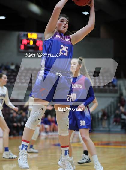 Thumbnail 3 in Richfield vs. Carbon (UHSAA 3A Quarterfinal) photogallery.