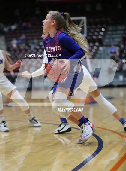 Thumbnail 2 in Richfield vs. Carbon (UHSAA 3A Quarterfinal) photogallery.
