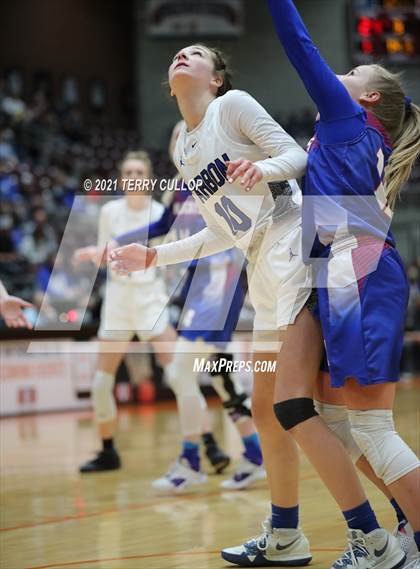 Thumbnail 2 in Richfield vs. Carbon (UHSAA 3A Quarterfinal) photogallery.