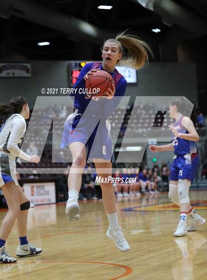 Thumbnail 2 in Richfield vs. Carbon (UHSAA 3A Quarterfinal) photogallery.