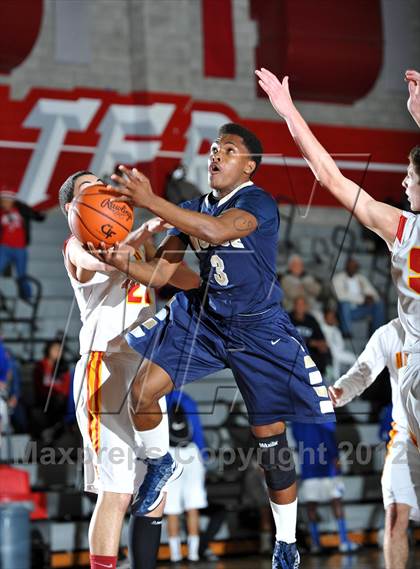 Thumbnail 1 in Mt. Carmel vs. Morse (Xtreme Glass Invitational) photogallery.
