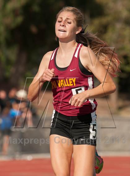 Thumbnail 3 in Ventura County Track and Field Championships photogallery.