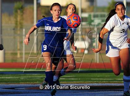 Thumbnail 2 in Desert Vista vs. Chandler (AIA D1 Playoff) photogallery.