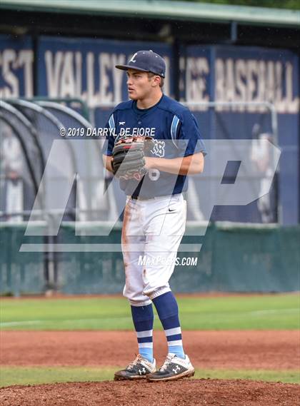 Thumbnail 2 in Carlmont vs. Leland (CIF CCS D1 Quarterfinal) photogallery.