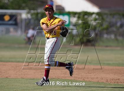 Thumbnail 2 in El Modena @ Esperanza photogallery.