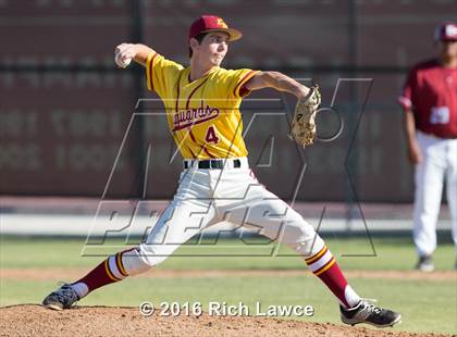 Thumbnail 2 in El Modena @ Esperanza photogallery.