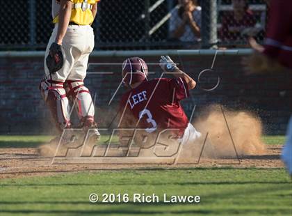 Thumbnail 1 in El Modena @ Esperanza photogallery.